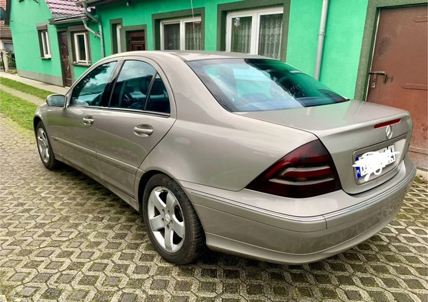 Mercedes-Benz Klasa C cena 15500 przebieg: 318300, rok produkcji 2004 z Kraków małe 79
